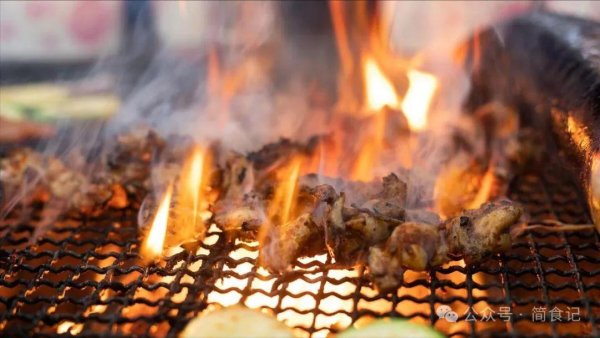 六六配资 烧烤造假太严重，这6种“串”不能吃，多数是假货